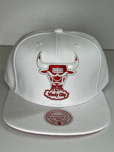 Load image into Gallery viewer, MN NBA White Out TC Pop Snapback HWC Bulls
